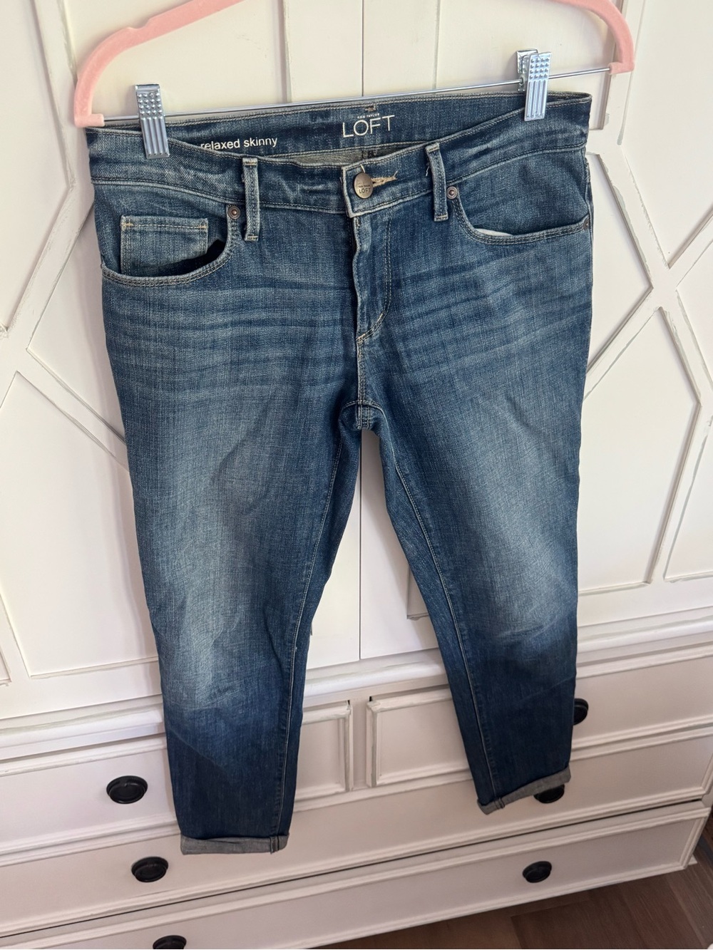 LOFT Women’s Relaxed Skinny Jeans 24/00 in Medium Blue Wash